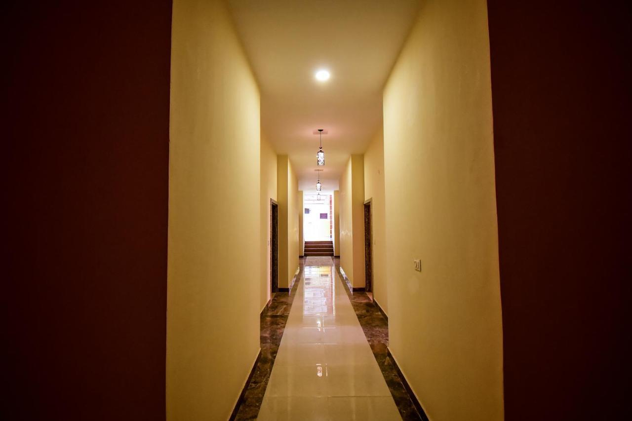 Collection O 38804 Eight Steps Hotel
